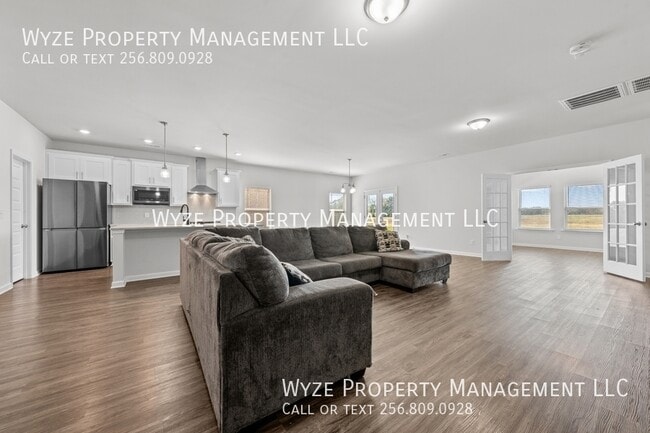 Photo - 283 Shubert Dr