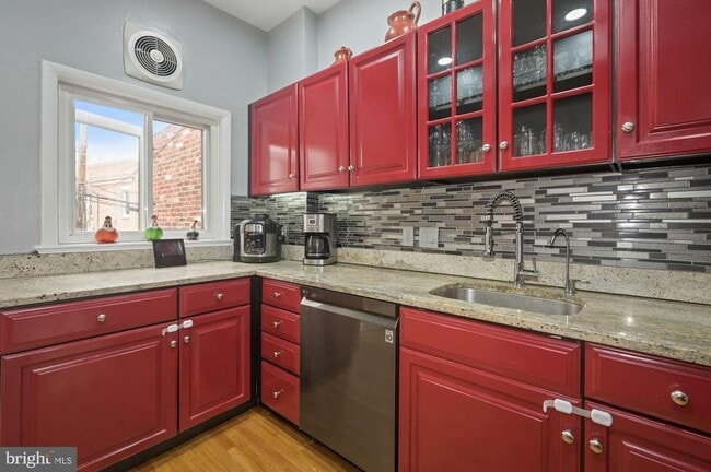 Photo - 2231 Hall Pl NW