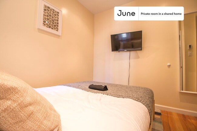 Photo - Room in Shared 4 bed/2 bath home Unidad A