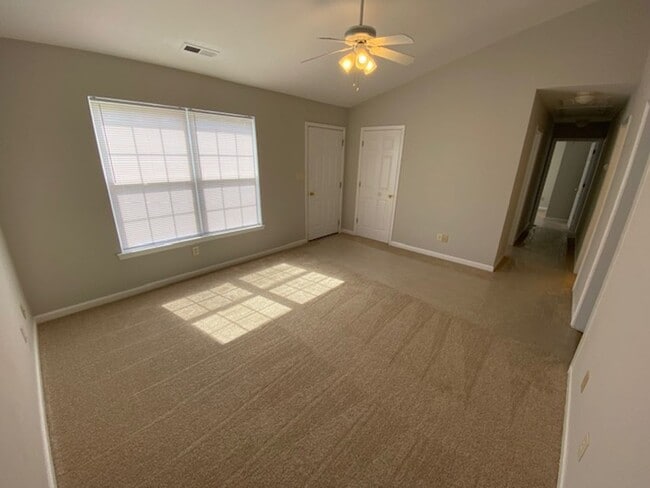 Photo - Charming 3-Bedroom Home with Modern Updates – Your New Home!