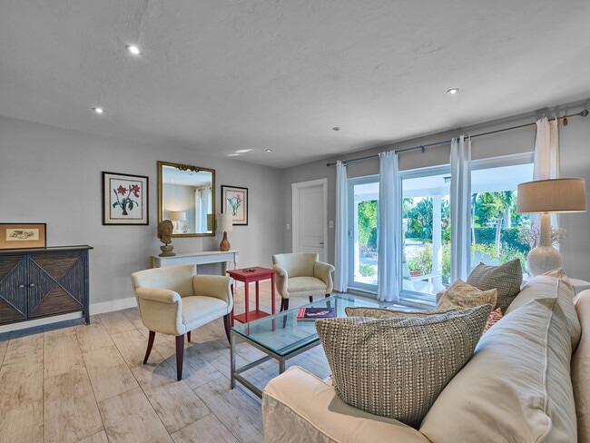 Photo - 301 NW 3rd Ct