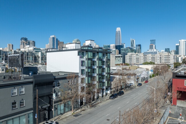 Photo - 870 Harrison St