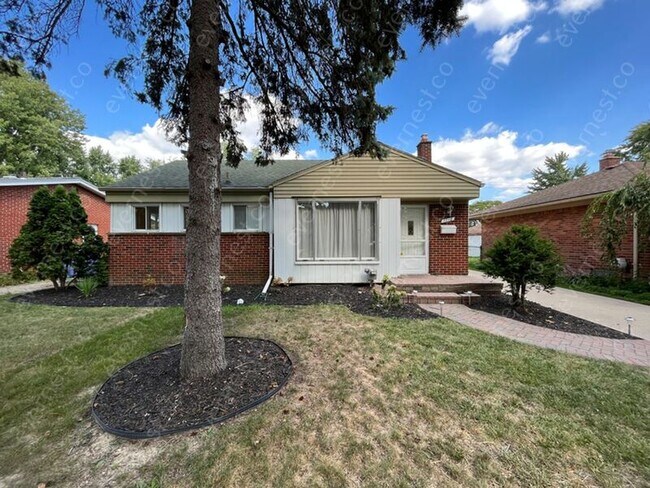 1718 Cresthill Avenue - 1718 Cresthill Avenue House
