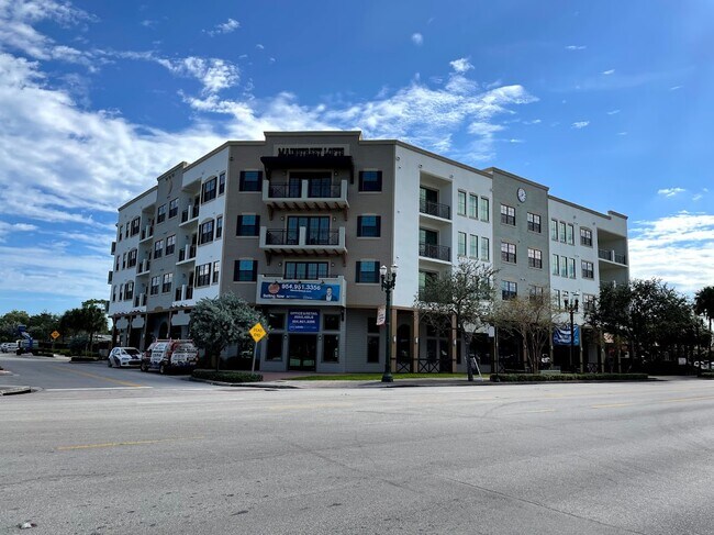 Building Photo - 4100 Davie Rd Unit Mail Streer Loft