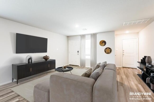 Photo - 7107 Winding Shelf