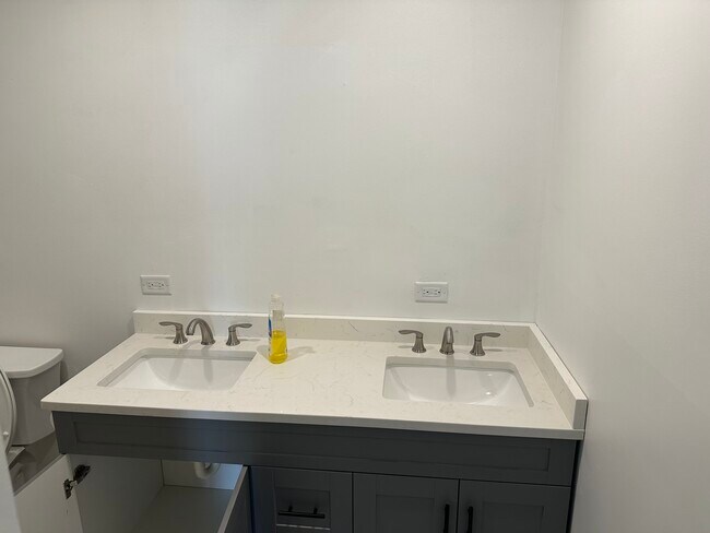 Photo - 262 George St