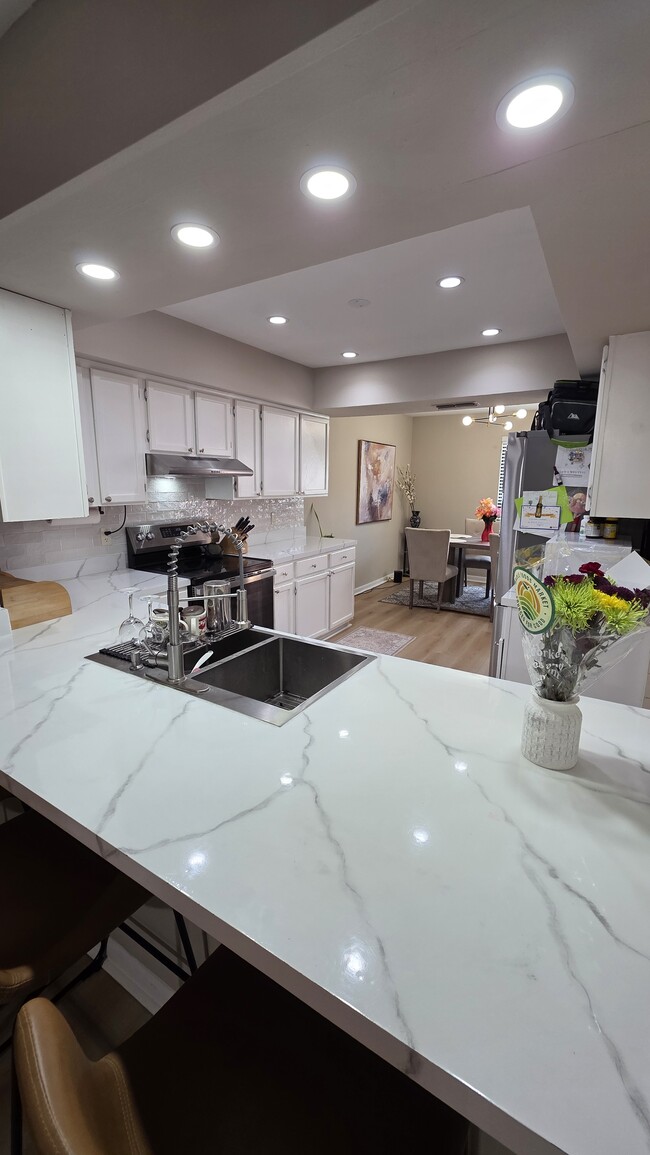 16084 Dawnview Dr