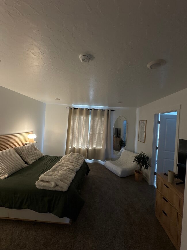 Photo - 1744 E Albion Dr