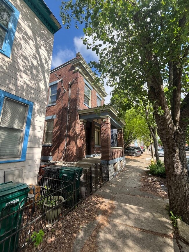 Photo - 2215 Victor St Unit #1