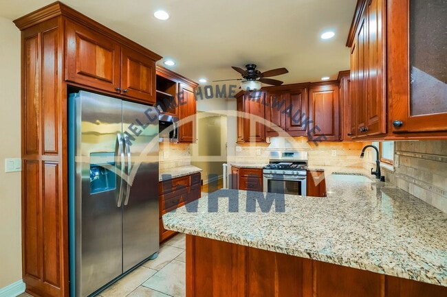 Building Photo - 1920 Fairhaven Blvd Rental