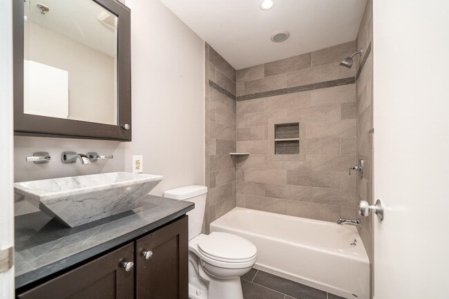 Photo - 501 Adams St Unit 4e