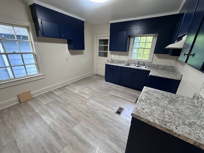 Photo - 2 Bedrooms, 1 Bathroom - House in West Rome!