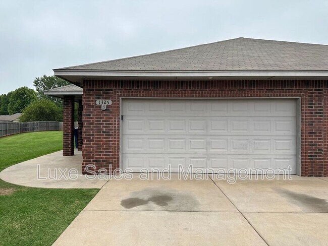 Photo - 1325 Garden Gate Drive Unidad #B