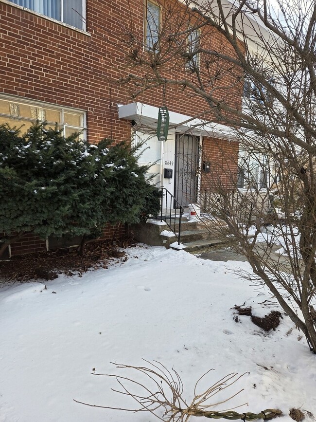 Photo - 8649 Niles Center Rd