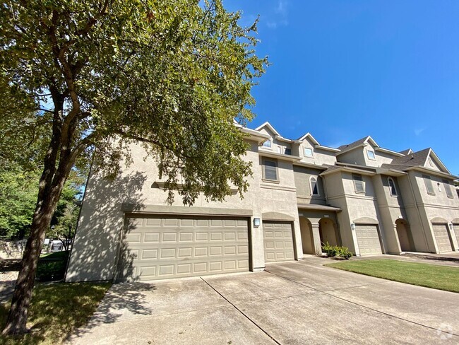 Building Photo - Luxury Living in Northwest Austin: Your Dr... Unit 2222 #101 Rental