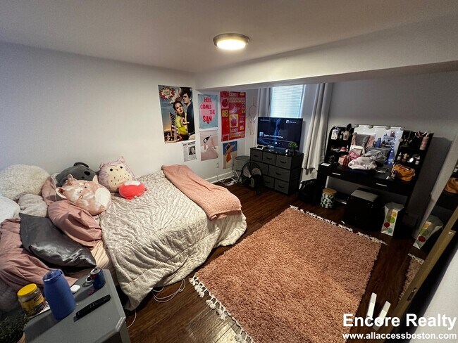 Photo - 61 Selkirk Rd Unit 7