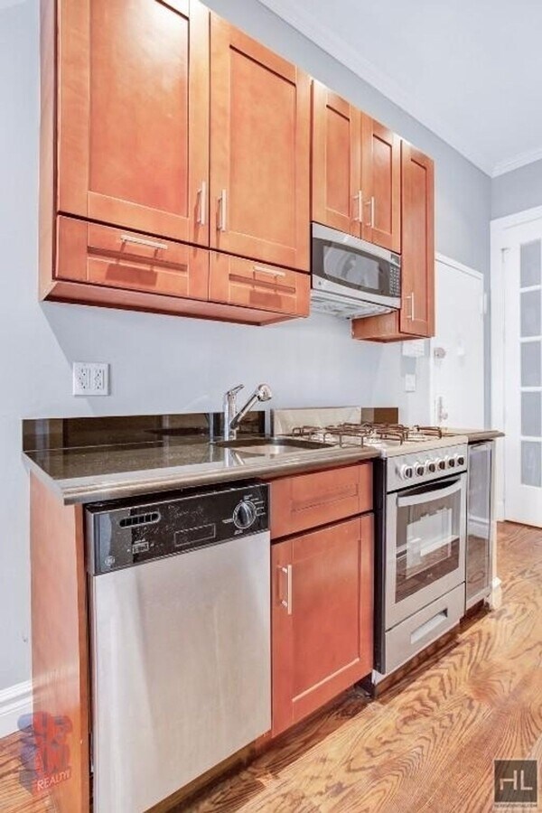 Photo - LEROY ST. Unit 1B