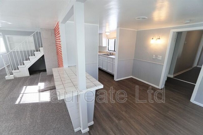 Photo - 2235 Iris St