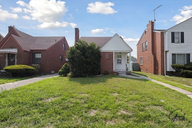 Building Photo - $1250 3 bedroom bungalow Rental