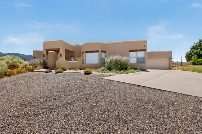 Photo - Luxuary Home in N. Alb Acres 2200/sf 3/bd 2/ba 2/cg