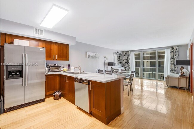 9499 Collins Ave Unit 607
