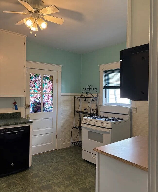 Photo - 2903 Rowan St