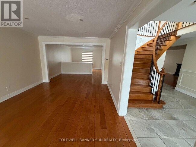 Photo - 1622 Bristol Rd W