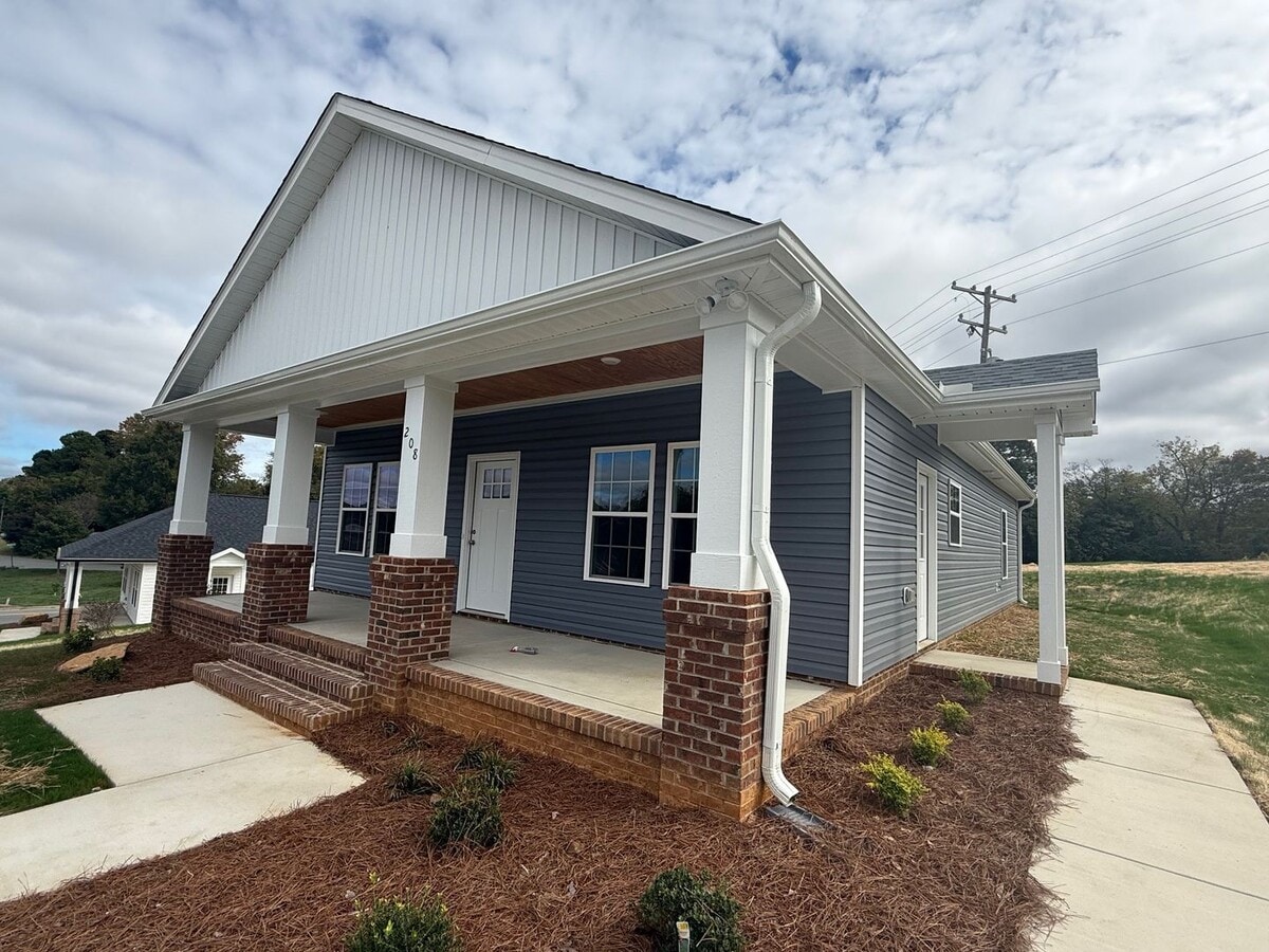 Photo - Three bedroom, 2 bath house in Graham