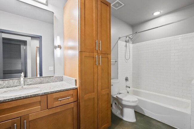 Photo - 620 Glen Iris Dr NE Unit 501
