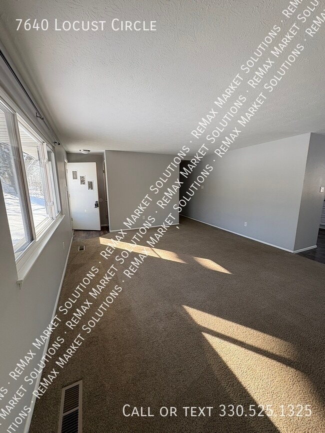 Photo - 7640 Locust Cir