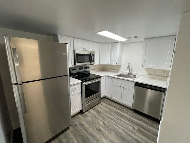 Photo - 3584 S W Temple St Unit B