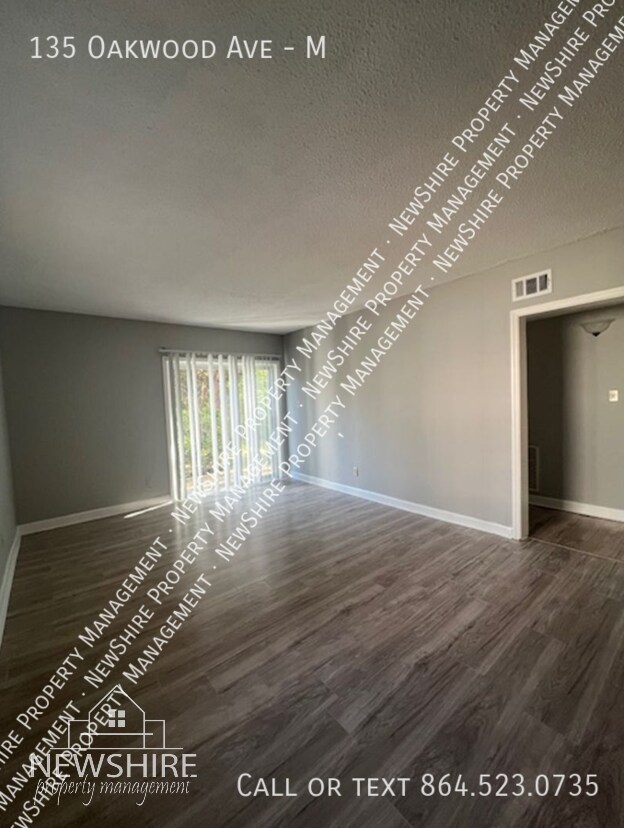 Photo - 135 Oakwood Ave Unit M