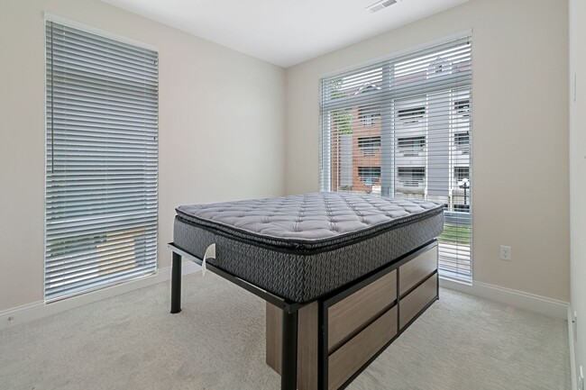 611 S State St Waitlist Open for August 2027
