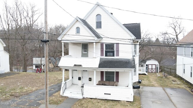 Building Photo - 49 Elizabeth St Unit 2