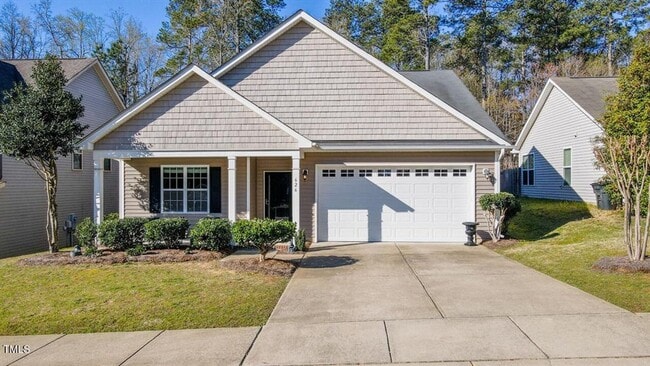 Building Photo - **3/2 Ranch Style Home with Fenced In Yard**