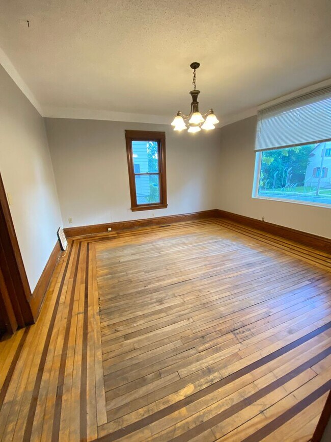 Photo - 4 Bdr/2Bath Spacious Home Available