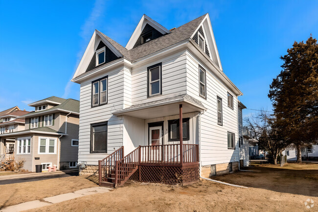 Building Photo - 171 7th St Rental