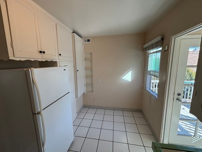 Photo - 2628 A St Unidad 2628 A St.