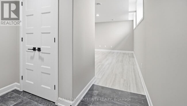 Photo - 1229 Montblanc Cres