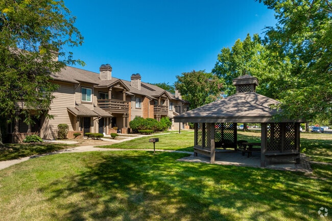 Photo - Pointe Inverness