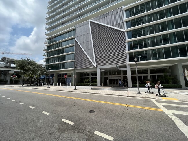 Photo - 79 SW 12th St