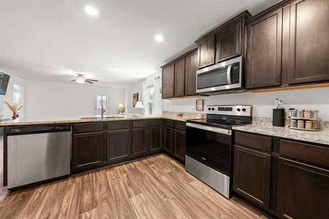 Building Photo - 216 Wincanton Ln Rental
