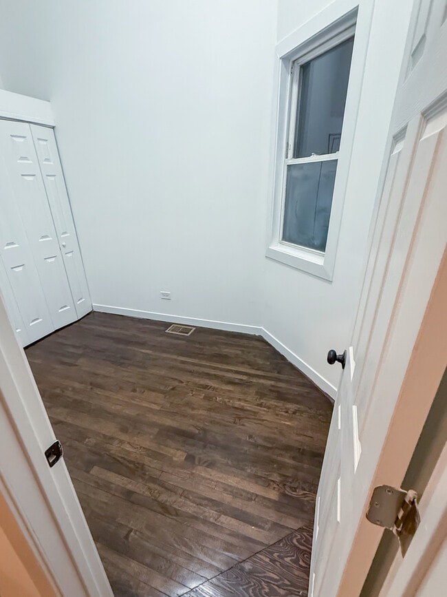 Photo - 8714 S Commercial Ave