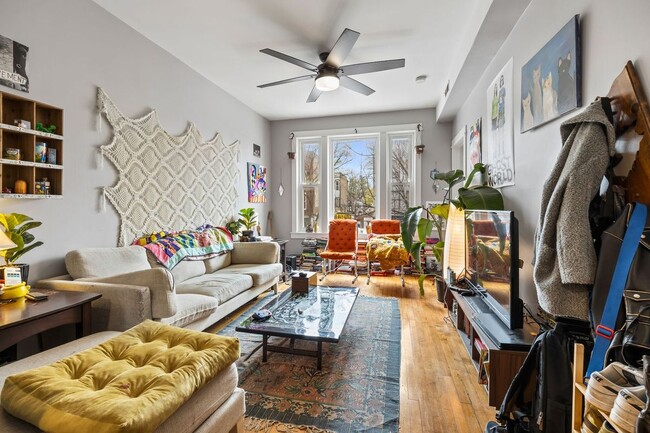 Photo - 2630 W Division St