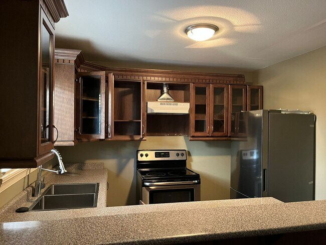 Photo - 7767-7148 148 St