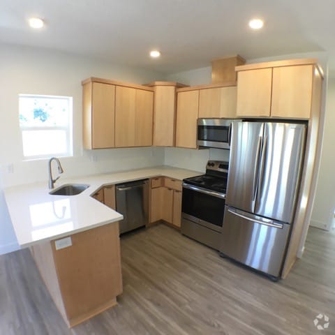 Building Photo - 1410 Ferry St SE Rental