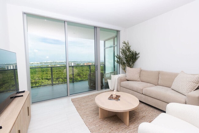 2411 Laguna Cir Unit SI FL17-ID1625717P