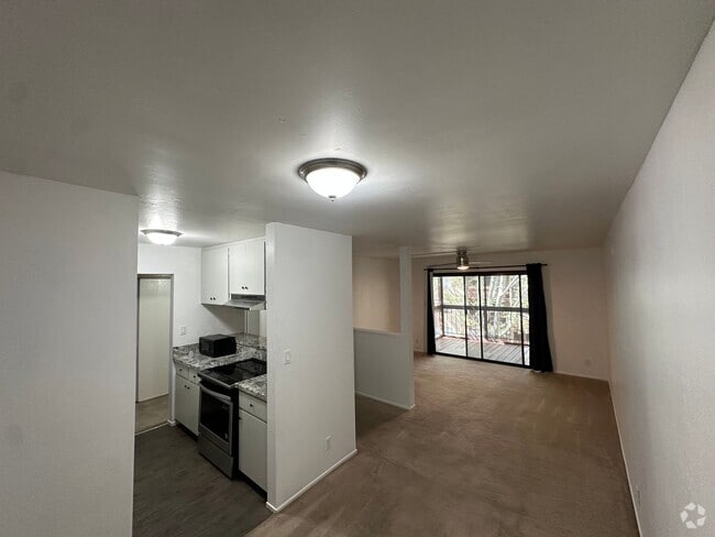Building Photo - 2 bedroom 2 bath in Southwest Reno Rental