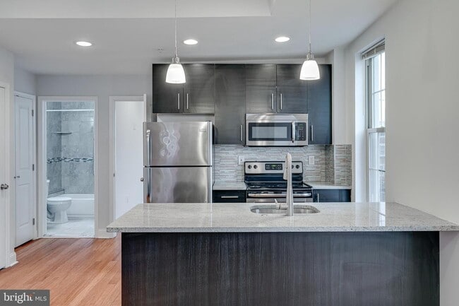 Building Photo - 2401 Carpenter St