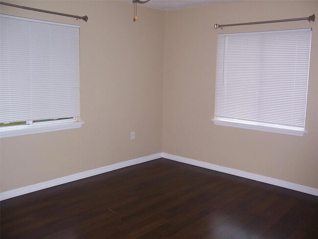 Photo - 40 E 10th St